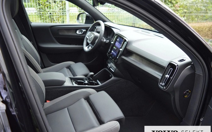 Volvo XC 40 cena 199900 przebieg: 34061, rok produkcji 2022 z Poznań małe 407